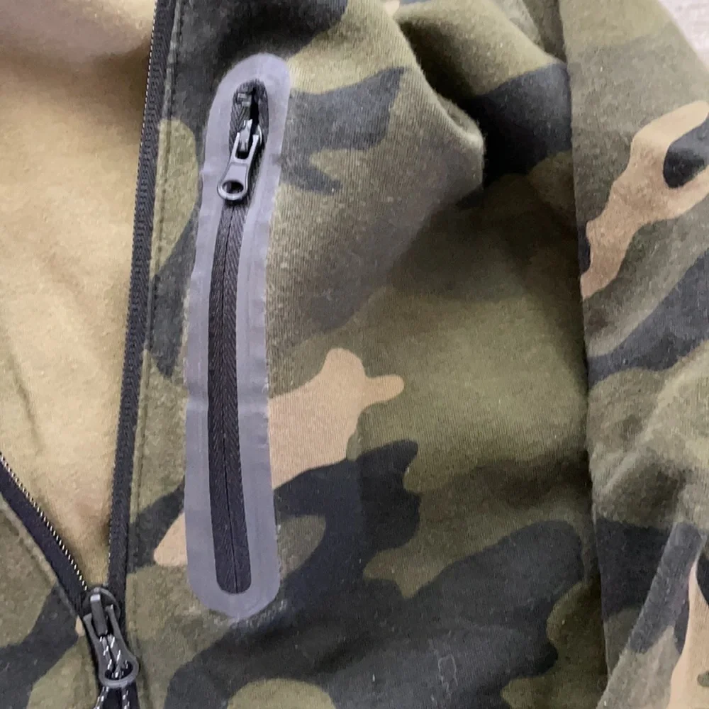 🛍 Old Navy Camouflage hoodie small